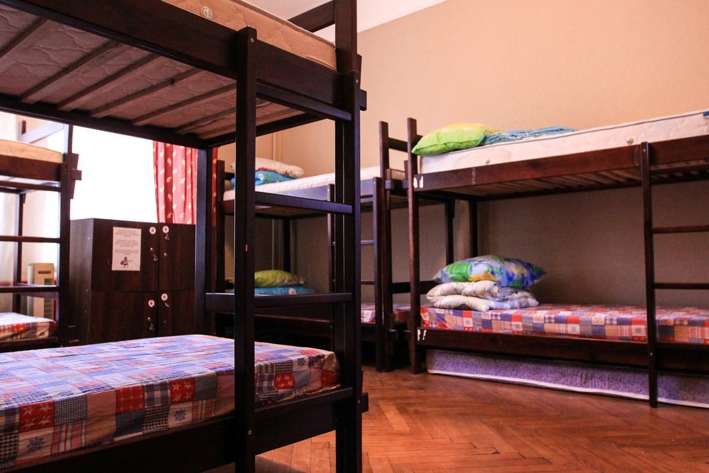 Hollywood Home Hostel Lviv Oda fotoğraf