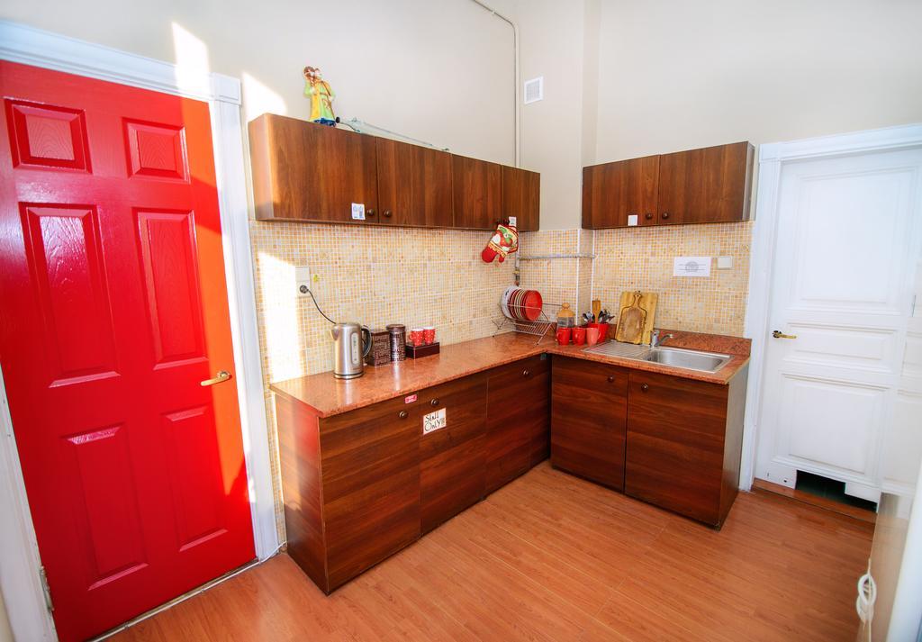 Hollywood Home Hostel Lviv Dış mekan fotoğraf